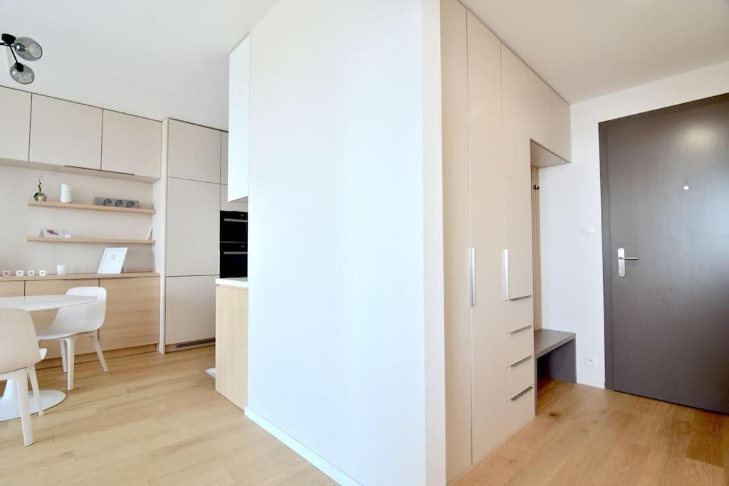 Downtown Charm With Free Parking Spot Apartment Bratislava Exterior foto